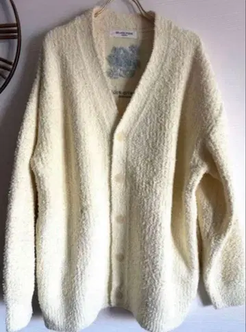 젤라피케옴 V 니트 가디건 베비모코 버터 로고 자수 모노그램 자수 M