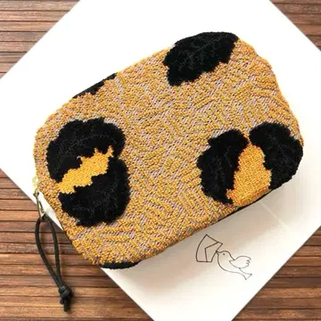 미나 페르호넨 코롱또 얇은 타입 파우치 hanayuki