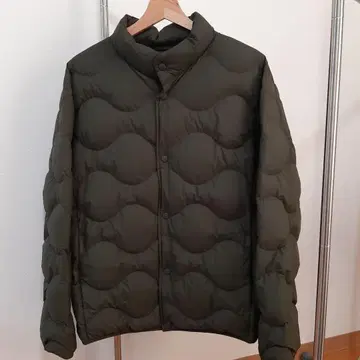 UNIQLO ULTRA LIGHT DOWN L 사이즈 올리브