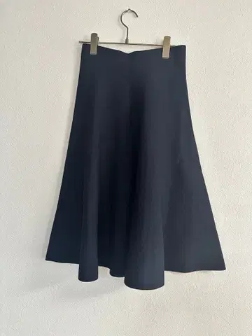 EPOCA 티셔츠 소재 플레어 스커트