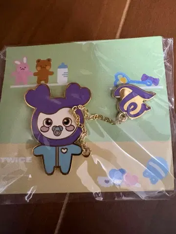 TWICE Baby SAVELY 핀 배지 SANA