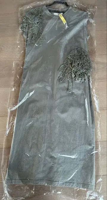 에스트네이션 올리브 그린 슬리브리스 원피스 새상품급