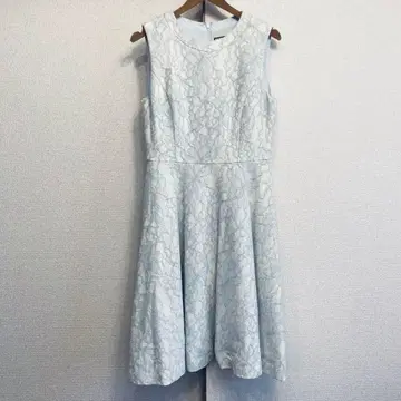 새상품급 그레이스 콘티넨탈 스카이블루 레이스 슬리브리스 무릎 기장 원피스
