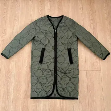 올리브 그린 퀼팅 자켓