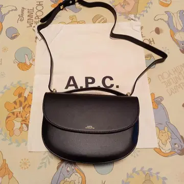 APC 제네바 숄더백