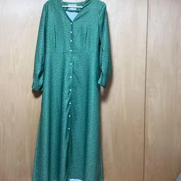 Opaque Clip 그린 컬러 버튼 롱 원피스