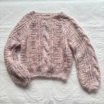 케이블 짜임 샤기 핑크 크롭 스웨터