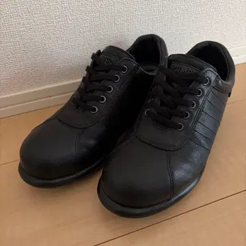 Camper 블랙 스니커즈 페로타스 표기 사이즈 41