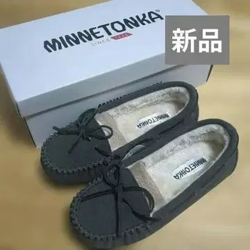 새상품 미네통카 모카신 23 그레이