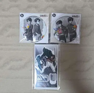 진격의 거인 리바이 엘렌 캔뱃지&아크릴 스탠드