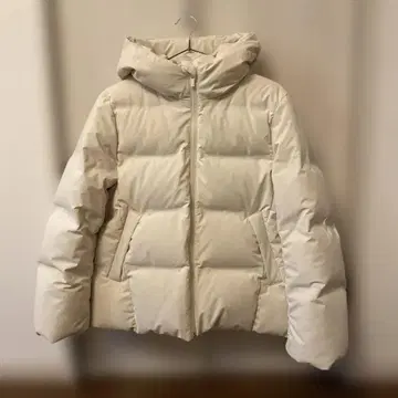 UNIQLO 심리스 다운 화이트 S