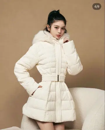 Darich 레이디 미디 니트 소다 다운 코트 화이트 다리치