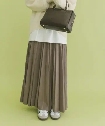 페이크 스웨이드 플리츠 스커트 어반 리서치 새상품급