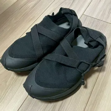 블랙 스포츠 샌들 크로스 스트랩