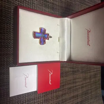 Baccarat 크로스 펜던트