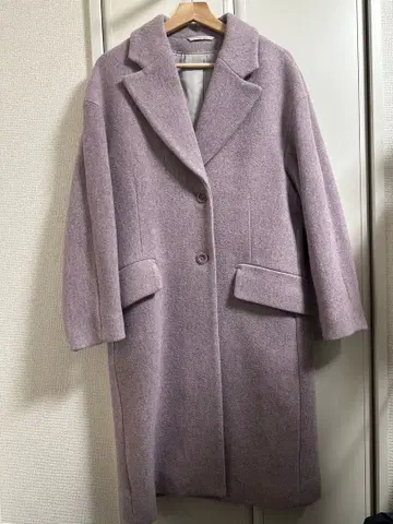 COS 연보라 버튼 달린 롱 코트