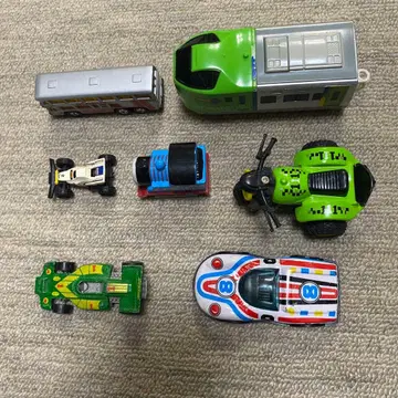 레트로 탈것 완구 일곱 점입니다.