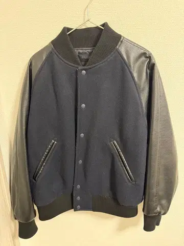 완판템 유니클로 스타디움 점퍼 L 바시티 자켓