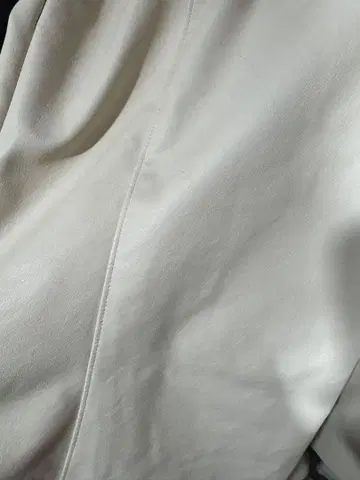 화이트 합성 피혁 캐주얼 팬츠