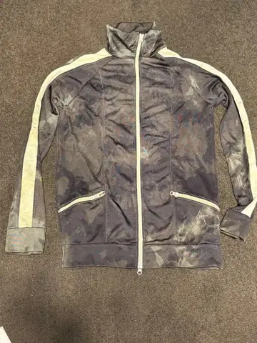 Led Rechwe 70s 저리 L size 레드 리