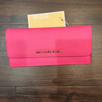 미사용 새상품 MICHAEL KORS 라즈베리 접이식 지갑