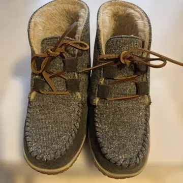 새상품급 MINNETONKA 보아 부츠 22cm 상당