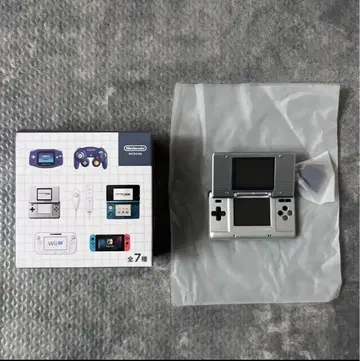 닌텐도 뮤지엄 한정판 게임 하드 키링 컬렉션 DS