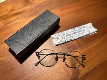 금자안경 ISSEY MIYAKE 안경 건메탈릭