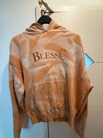 BlessU 후드티