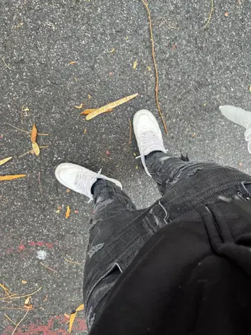 스키니 데님 사이즈 30 데미지 가공 mnml 블랙