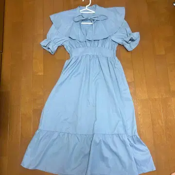 스카이블루 프릴 옷깃 원피스