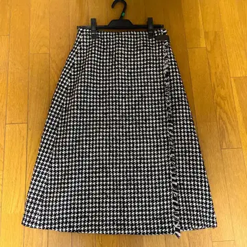 23구 프린지 트위드 랩스커트 블랙 계열