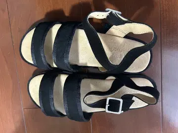 EMU Australia 블랙 스트랩 샌들