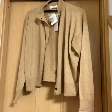 MAISON KAYSER ] 브로치 포함 가디건