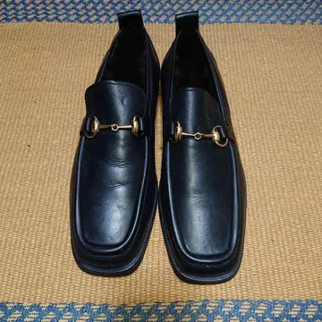 블랙 가죽 비트 로퍼 6하프