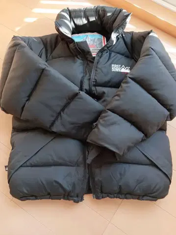 FIRSTDOWN 퍼스트다운 다운 자켓 설산 두툼 90s 자수