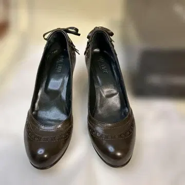 ON TIME trend 리본 힐 펌프스