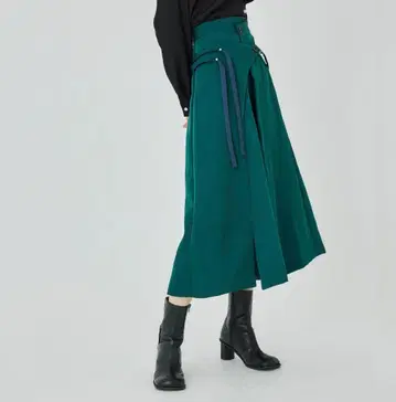 UNITED TOKYO 나일롱 그램 플레어 스커트