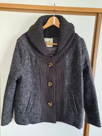 [ antiqua ] 니트 절개 숏코트