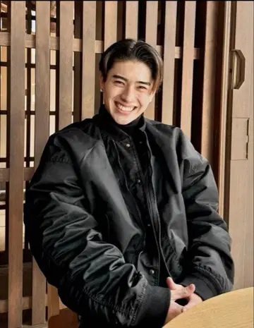 ZARA MAN NEW YORK EDITION 블랙 MA-1