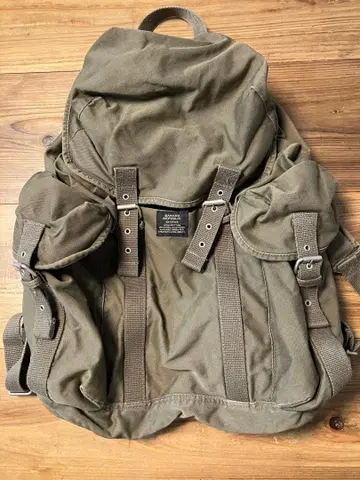 바나나 리퍼블릭 올리브 그린 백팩 구제 의류