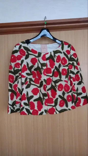 Shilla 노카라 자켓 입체 꽃무늬