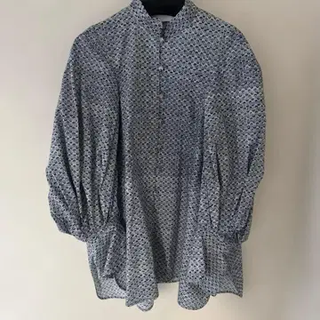 마메쿠로구치 블라우스