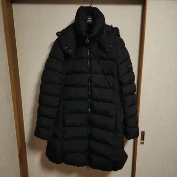 TATRAS 블랙 다운 자켓 후드 부착