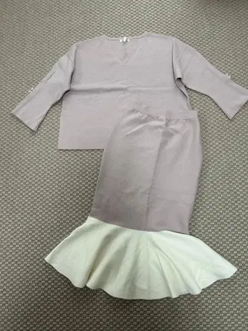 rienda 플레어 스커트 니트 셋업 옅은 핑크/화이트