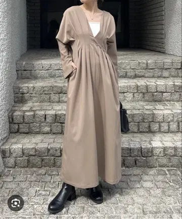 카프리슈 마쥬 베이지 롱 원피스 긴팔