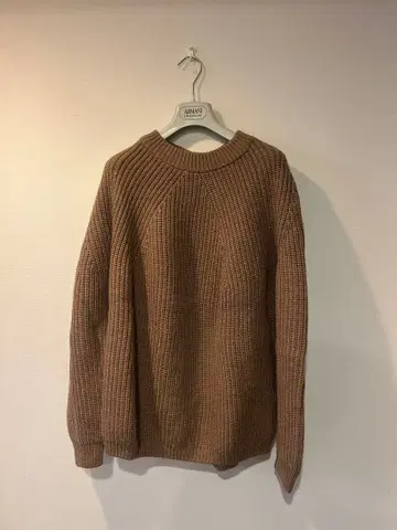 BATONER 시그니처 쿨넥 니트