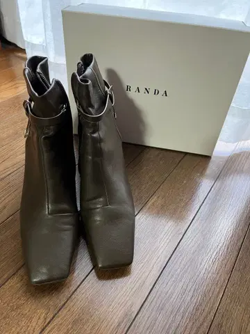 RANDA 브라운 스퀘어토 부츠