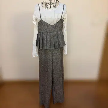 택 포함 새상품 이번 시즌 구매 브라운 계열 트위드 오버롤