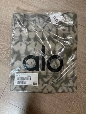 새상품 alo 토트백 그레이